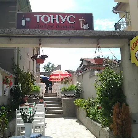 Guest house Tonus